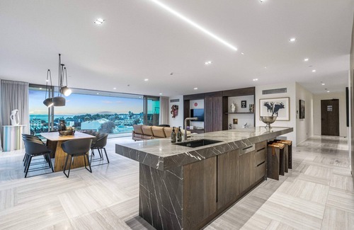 Parnell Apartment | Edition Penthouse | Breathtaking Views | 6 Carpark