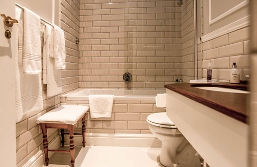 Stellenbosch Central Hotel | Eendracht Hotel