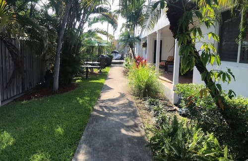 Hendricks and Venice Isles House | Efficiency 3 on water las olas/beach free kayaks.