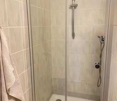 Westend Apartment | Einzimmerwohnung + Dusche und WC
