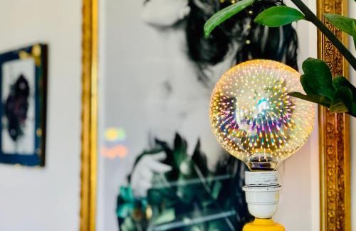 Noailles Apartment | Elégant studio sous les toits