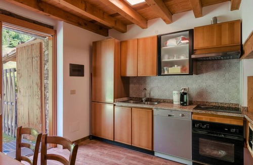 Incudine Apartment | El Bait - Three Bedroom Apartment, Sleeps 8