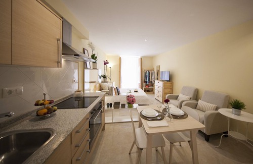 Old Town Apartment | El Faro Apartments in Plaça de la Font Tarragona, Old Town, Sunny