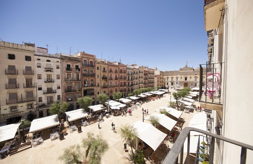 Old Town Apartment | El Faro Apartments in Plaça de la Font Tarragona, Old Town, Sunny