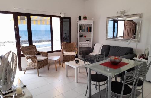 Playa Honda Apartment | El Mar de Peyo , primera línea de playa
