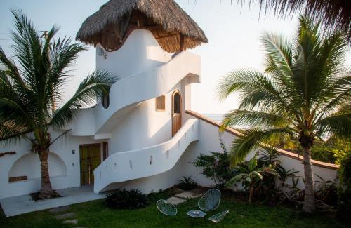 Troncones Resort | El MURO MAJAHUA RETREAT CENTER