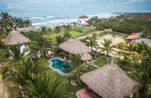 Troncones Resort | El MURO MAJAHUA RETREAT CENTER