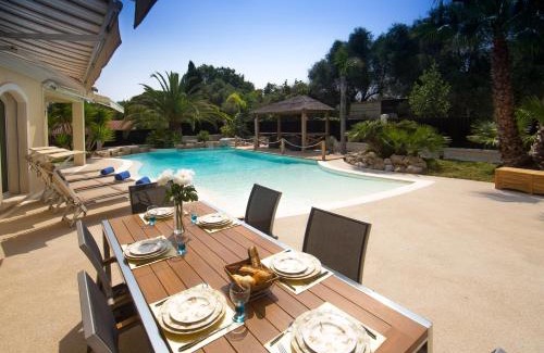 Antibes Villa | EL PARADISIO Splendid 5 STARS Villa atypical in Antibes with overflowing swiming pool