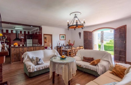 Prado del Rey Villa | El Parque de Isabel Prado del Rey by Ruralidays