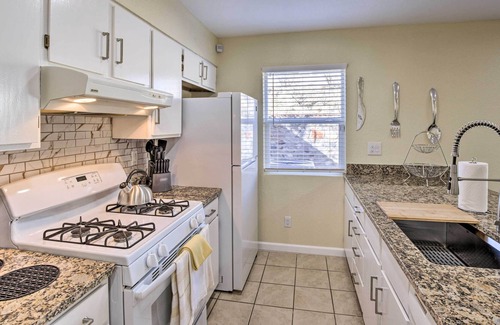 Bandolero - Tarascas House | El Paso Vacation Rental w/ Fireplace