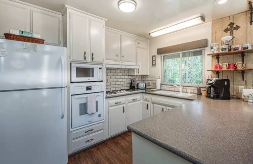 Shaver Lake Cabin | Elderberry + Bluejay ~ Location Goals + Tub Time