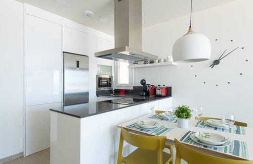 Las Palmas de Gran Canaria Apartment | Elegant living with views of Las Canteras (VV)
