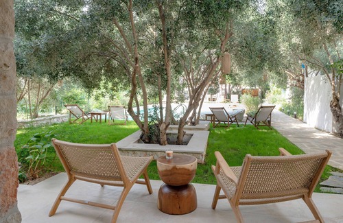 Ierissos Apartment | Elea 1 - Modern with comfortable furnishings and close proximity to the beach