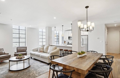 Central Business District Hotel | Eleanor 4BD/3B (606)