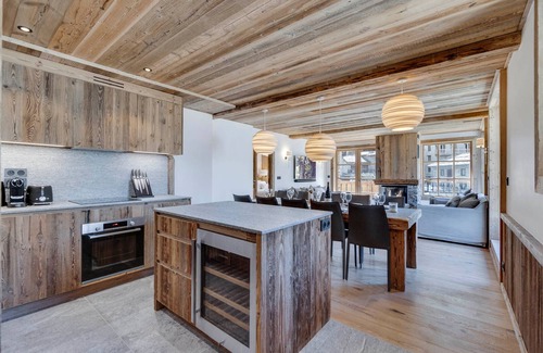 Le Fornet Apartment | Elegance and Comfort at Fornet: Spacious 4-Bedroom Apartment with Modern Amenities