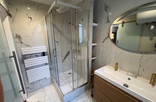 Les Lilas Apartment | Elegant 1-bedroom completely renovated - Paris