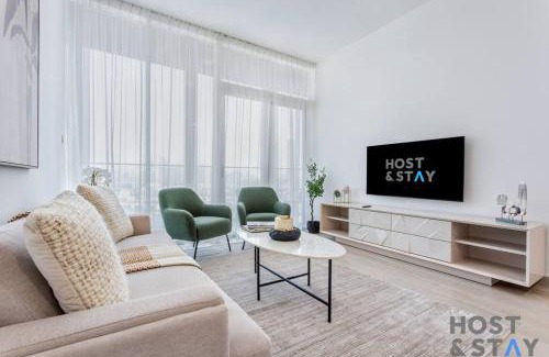 Jumeirah Village Circle House | Elegant 1BR at Bloom - Host & Stay