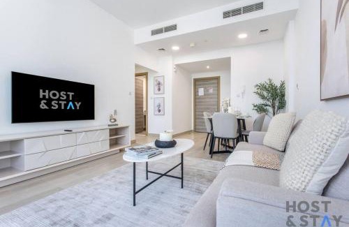 Jumeirah Village Circle House | Elegant 1BR at Bloom - Host & Stay
