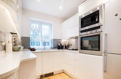 Canonbury Apartment | Elegant 1BR by the Shoreditch Park