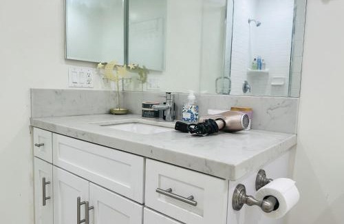 Beverly Hills Apartment | Elegant 1BR in Beverly Hills, Los Angeles, close to Rodeo Dr