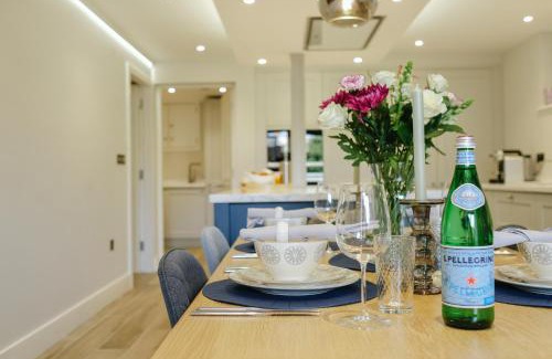 Cotham Apartment | Elegant 2-Bed Luxury Apartment - Prime Location