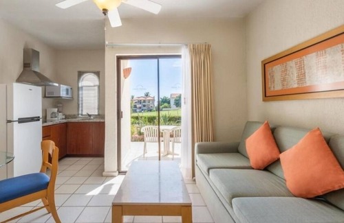 Campo de Golf Fonatur Hotel | Elegant 2BR Condo for Friends