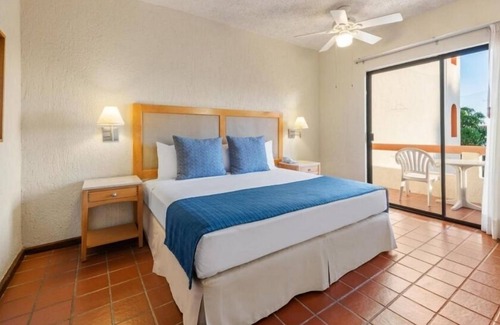 Campo de Golf Fonatur Hotel | Elegant 2BR Condo for Friends