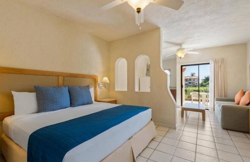 Campo de Golf Fonatur Hotel | Elegant 2BR Condo for Friends