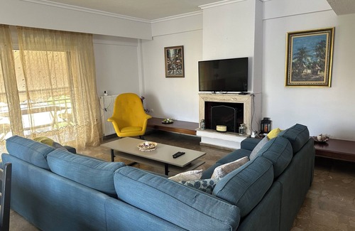 Palaio Faliro Apartment | Elegant 3-Bedroom Haven in Prime Palaio Faliro - Minutes to Marina & Beach