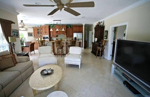 Orchid Island House | Elegant 5-star hotel right on the beach