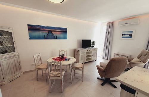 Patalavaca Apartment | Elegant and Spacious Apartment with Sea vieuw!