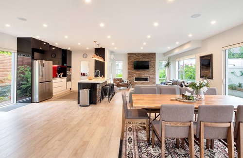 Epsom House | Elegant and Stylish Retreat in Epsom