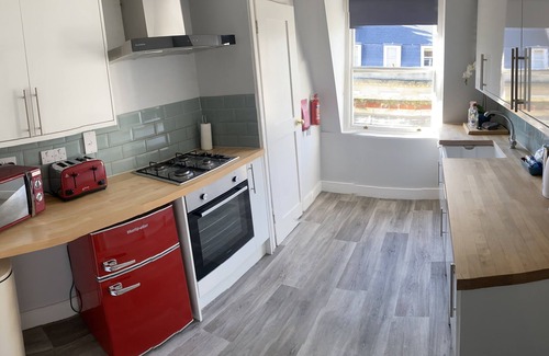 Bath Apartment | Elegant apartment steps from Roman Baths & Abbey