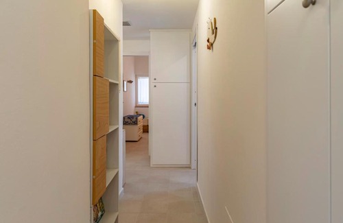 Pischina Salida Apartment | Elegant apt in a resort with pool and private beach