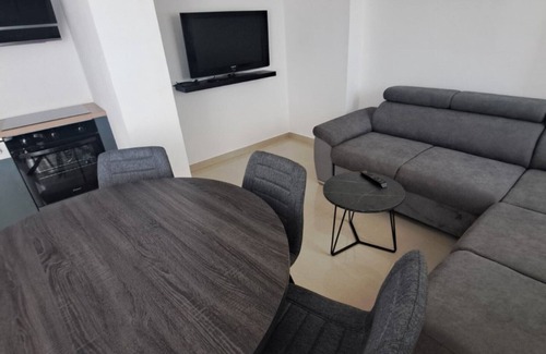 Brsec Apartment | Elegant Brsec Apartments with Sea View - Two Bedroom Apartment with Sea View