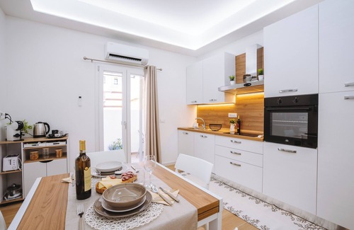 Porto Torres Apartment | Elegant Central Apartment