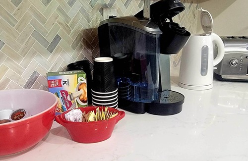 Asheville House | Elegant Central Ruby- Around the Corner DWTN AVL 2BDRMs/1 BATH-3 beds sleeps 4