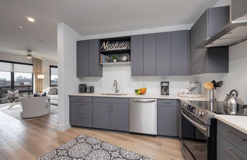 West End Condo | Elegant Corner Penthouse with Private Balcony, Skyline Views, Pool, and Gym