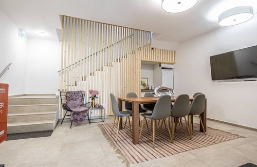 Krems an der Donau Apartment | Elegant & Cozy 5BR Haven - By The Danube River