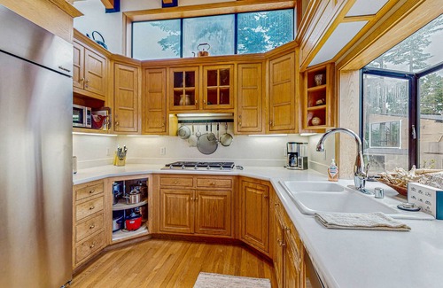 Sea Ranch House | Elegant, Dog-Friendly Oceanfront Home with Decks, Shared Pool, Hot Tub & Garden