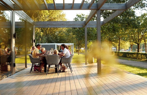 Maasbree House | Elegant forest villa with luxury kitchen, large terrace and three bedrooms – ideal for families or friends looking to relax in nature.