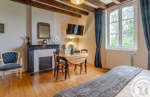 La Menitre Bed & Breakfast | Elegant guest rooms near the Loire
