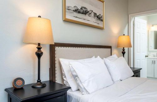 Luray House | Elegant Historic Suite with Mountain Views in Luray, Virginia