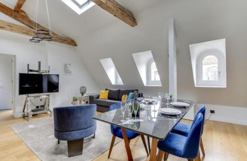 Champs-Elysees Apartment | Elegant Home 2BDR 6P Near Champs Elysées