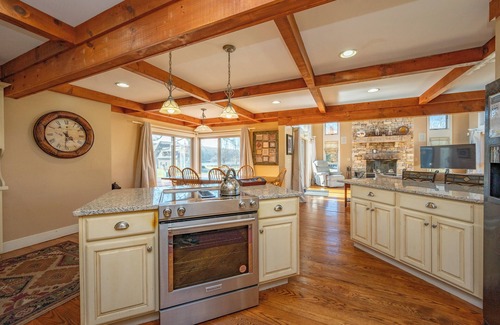 Waterfront Greens House | Elegant Lakefront Stay w/Hot Tub & Views