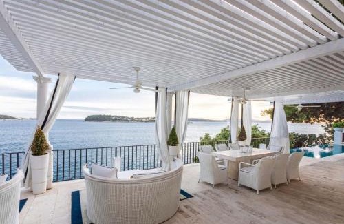 Lozica Villa | Elegant Lozica Villa 4 Bedrooms Villa Dubrovnik Palazio Seafront Villa & Beautiful Infinity Pool Dubrovnik