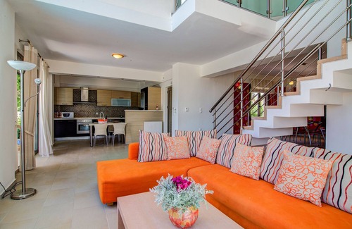 Skouloufia Villa | Elegant, luxurious villa in a peaceful environment