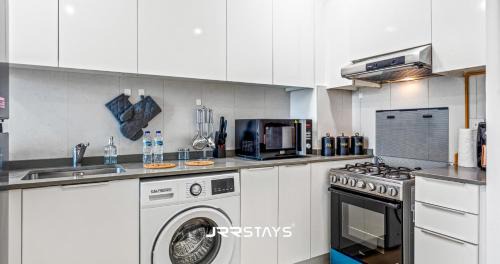 Jumeirah Village Circle Apartment | Elegant Luxury 1BR - Modern Design - JVC