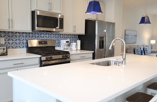 Bayside House | Elegant Luxury Townhome; Resort Community with Pools, Gym & close to Beaches