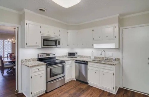 Summerville Condo | Elegant Masters Retreat – Magnolia Villa Condo Near Augusta National